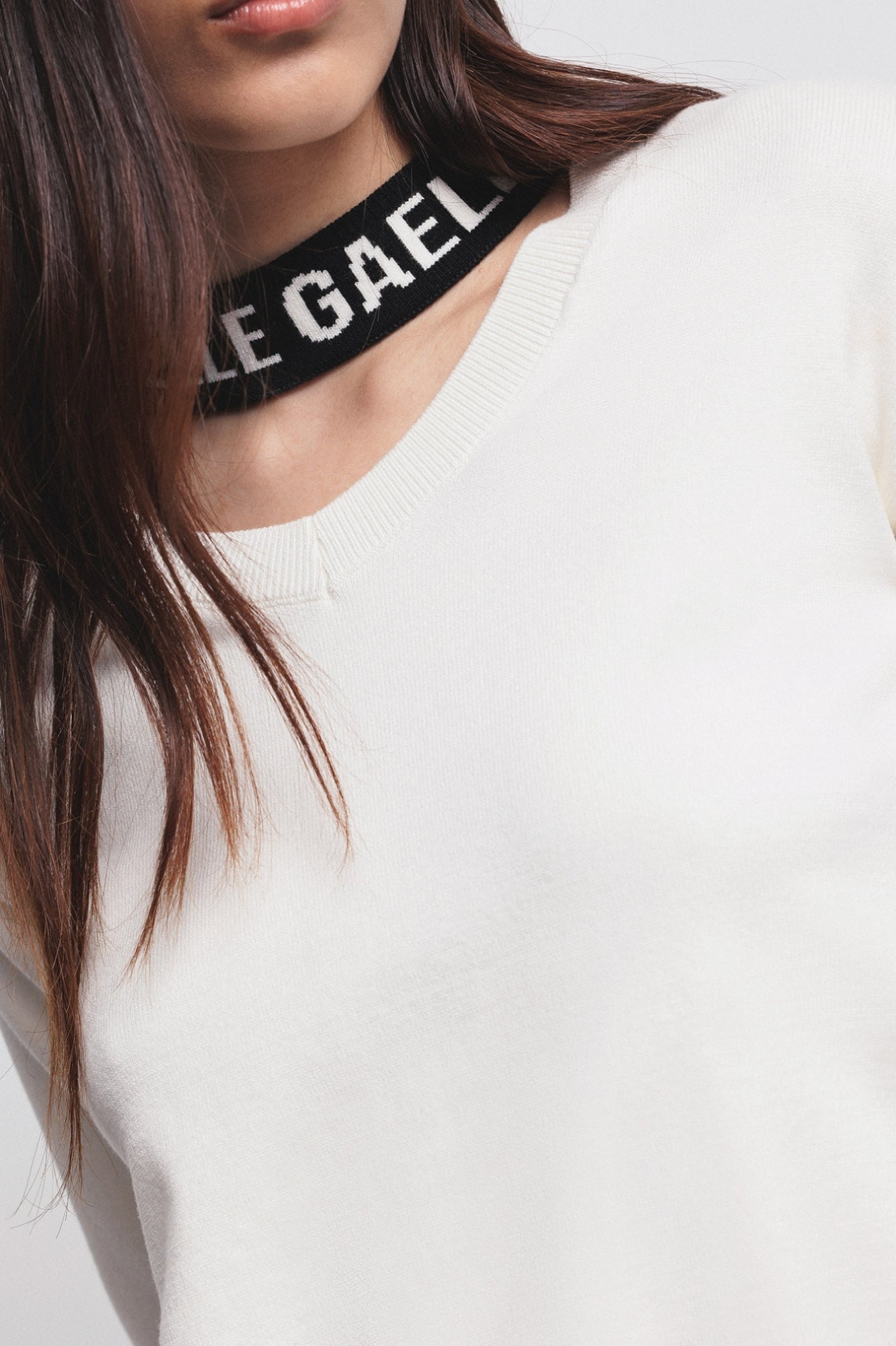 Pulôver Off White Com Gola Logo - Gaëlle Paris