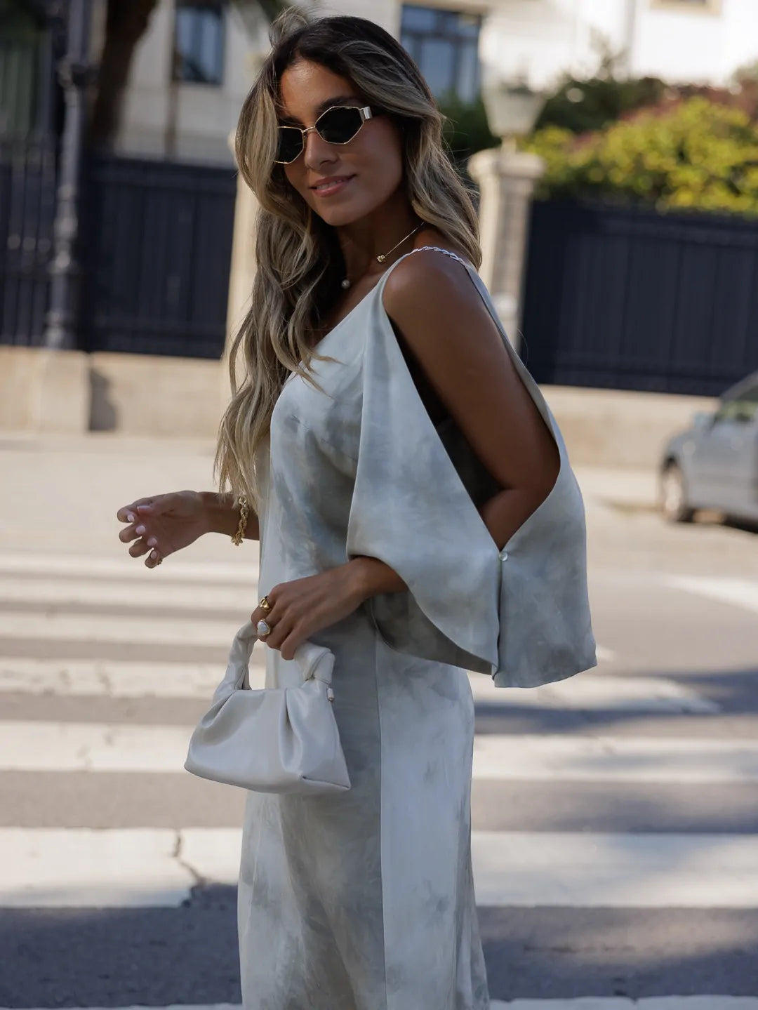 Vestido Midi Estampado com Aberturas nas Mangas - Scripta