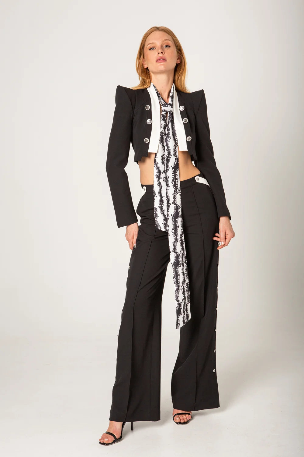 Casaco Curto Trust Preto/Branco