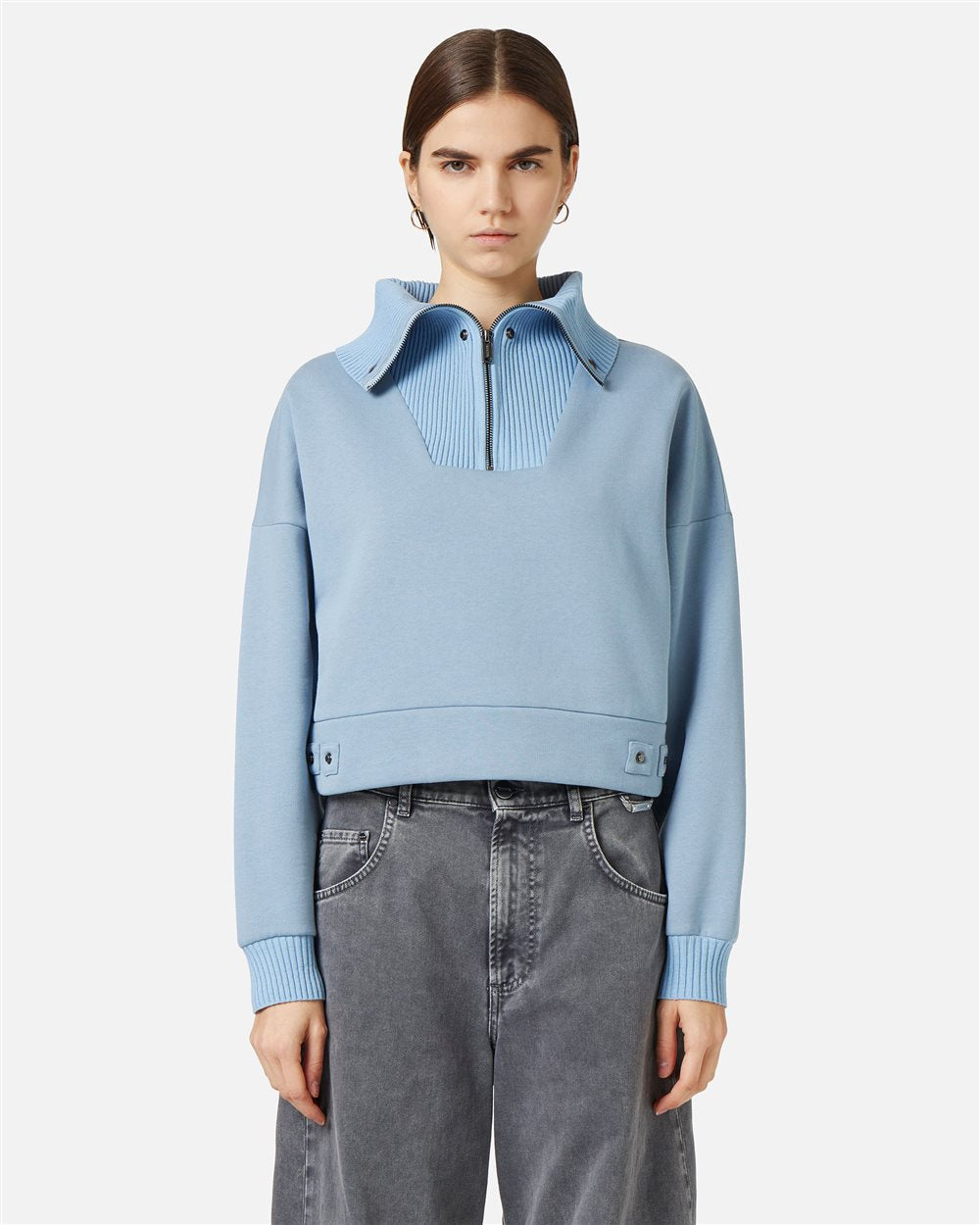 Sweatshirt Cropped em Algodão Sustentável com Gola Maxi em Malha Baunilha – Iceberg