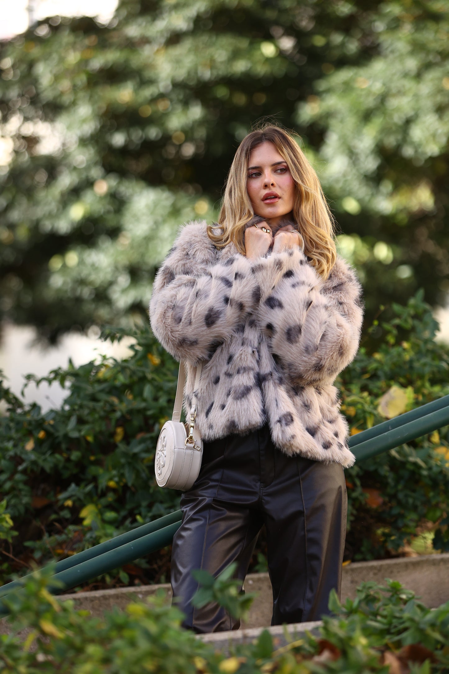 Casaco Curto De Pelúcia - Jjil