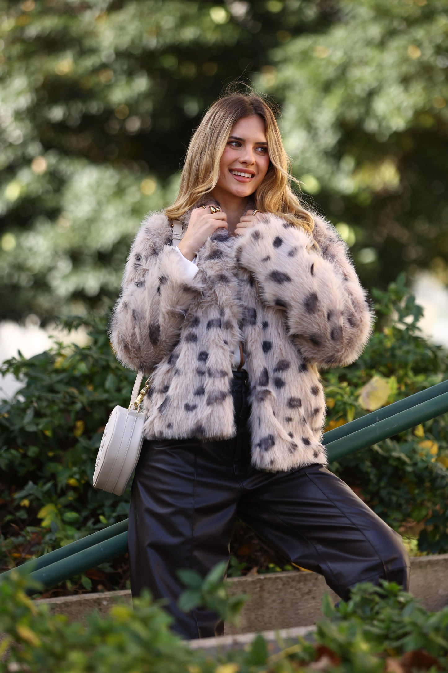 Casaco Curto De Pelúcia - Jjil