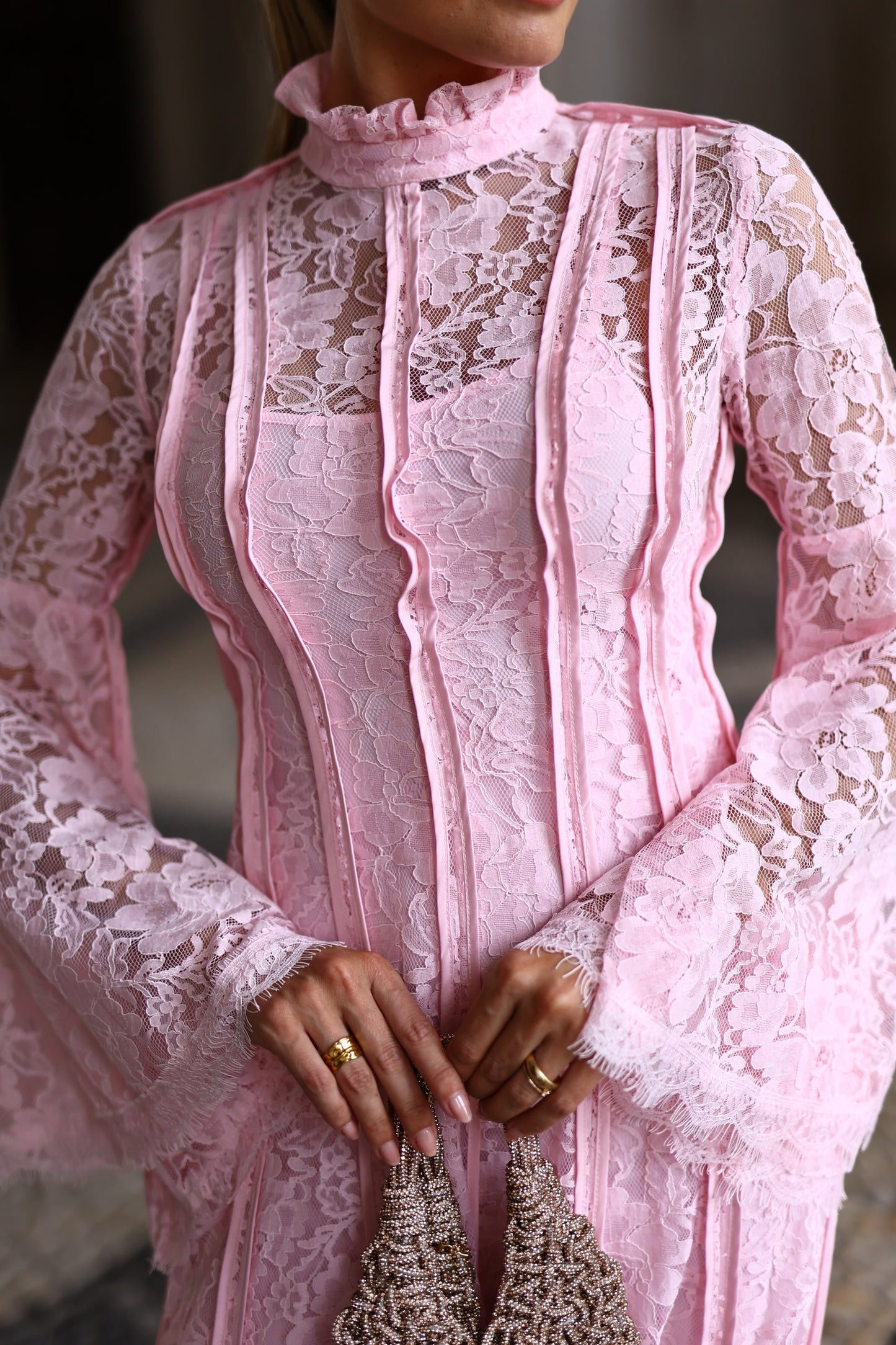 Vestido Arborea em Renda Rosa – Odi Odi
