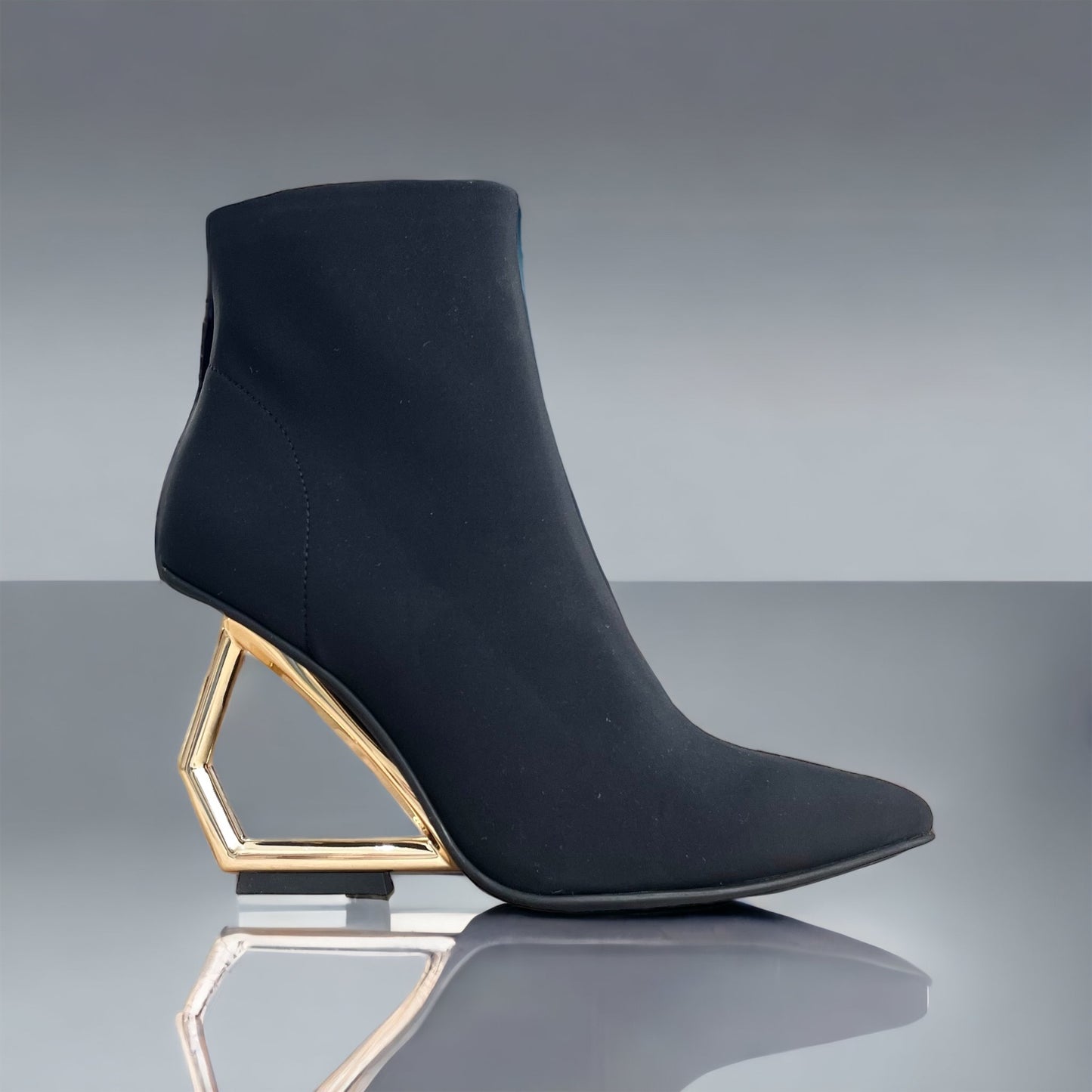 Botins Pyramid - Jeffrey Campbell