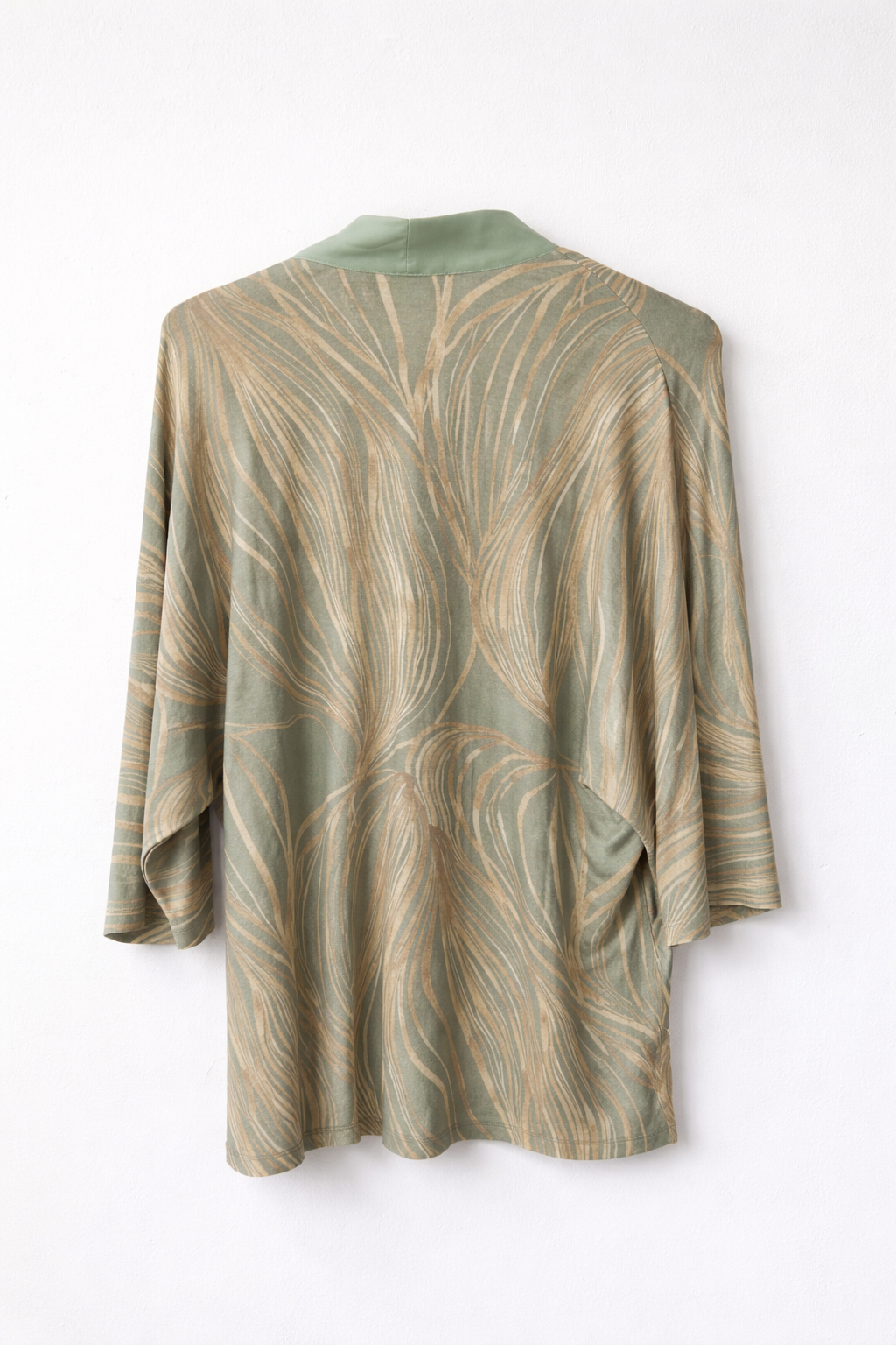 Blusa Verde Com Fitas No Decote E Padrão Fluido – Scripta