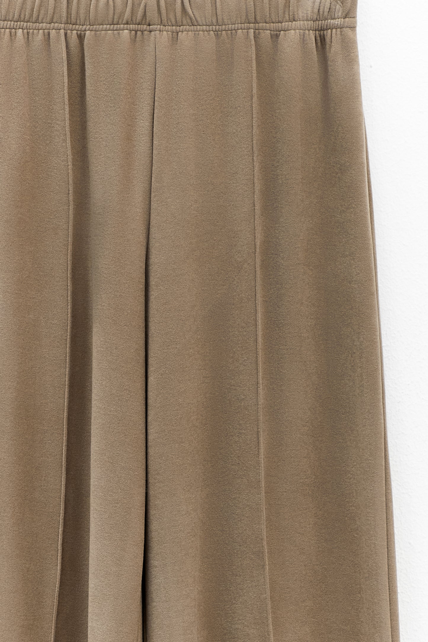 Calças Camel Fluídas com Cintura Elástica – ELEH