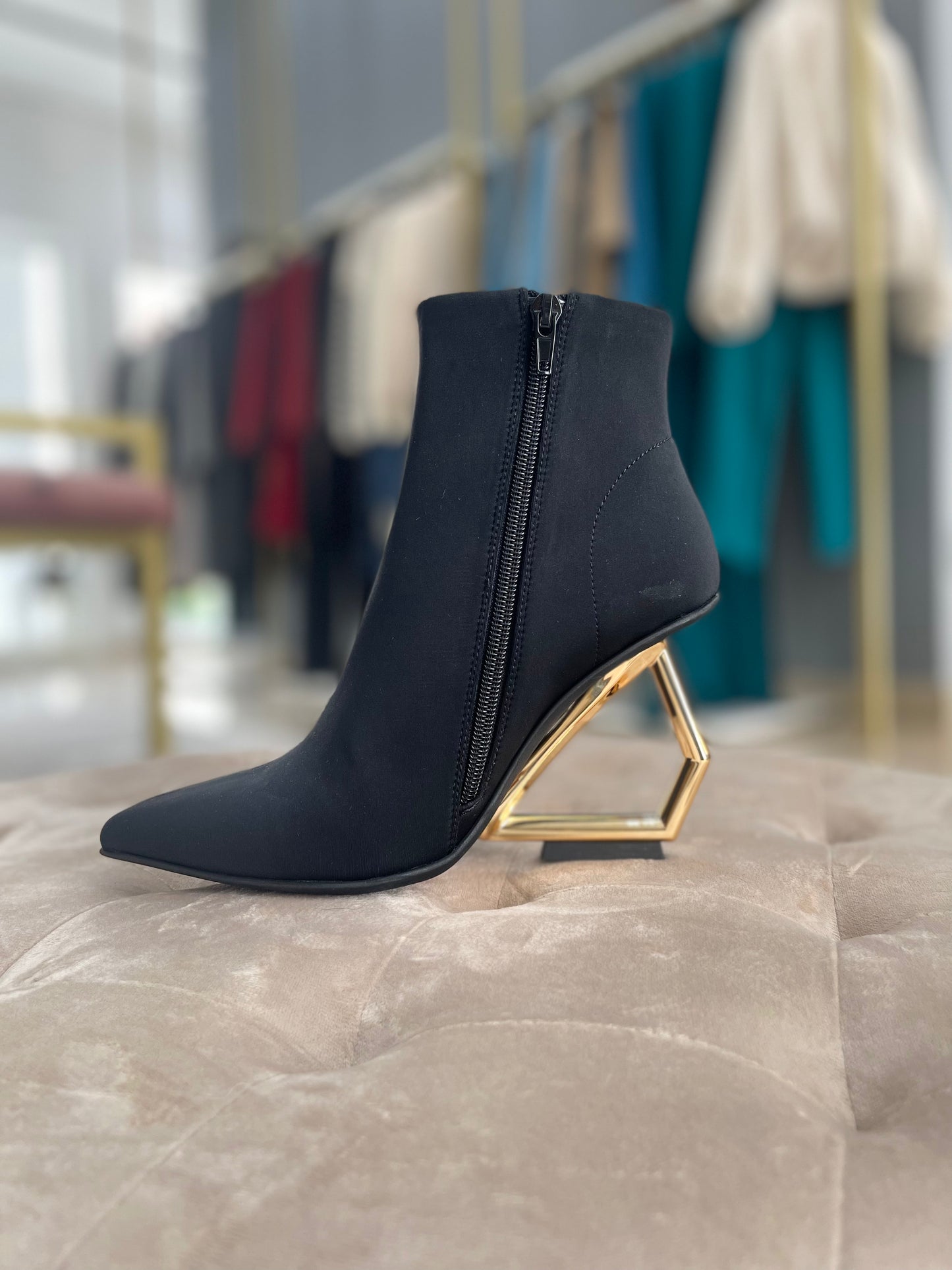 Botins Pyramid - Jeffrey Campbell