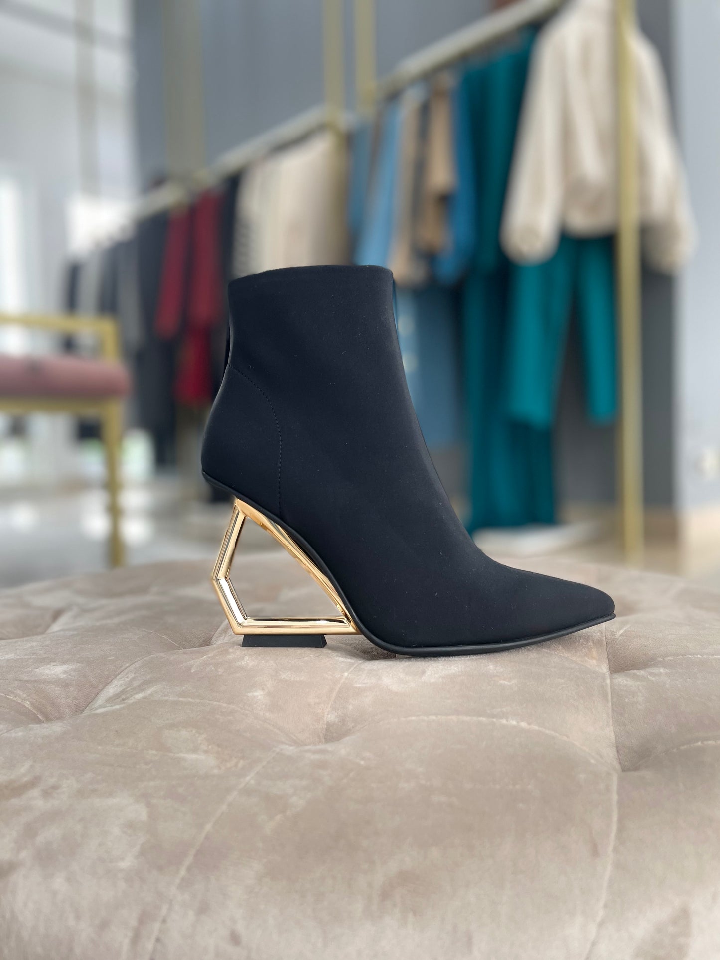 Botins Pyramid - Jeffrey Campbell
