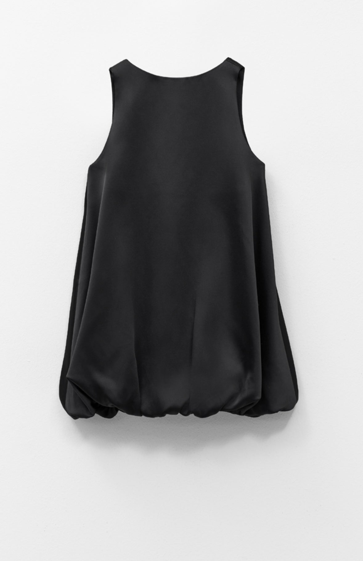 Vestido Abaloado Acetinado Preto – Eleh