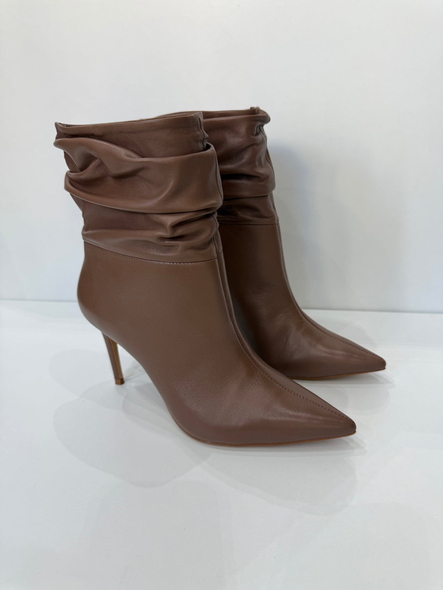 Botim em Pele Mocha - Carrano