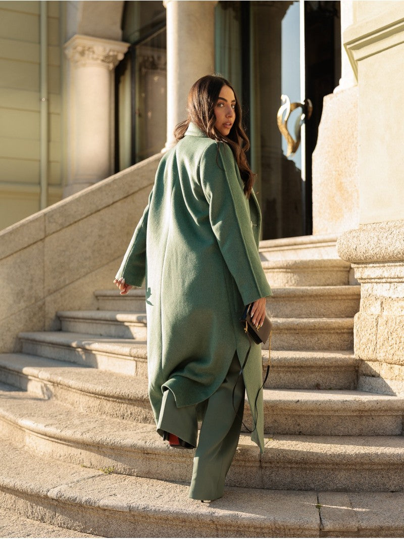 Casaco Comprido Verde com Botões Dourados – Scripta