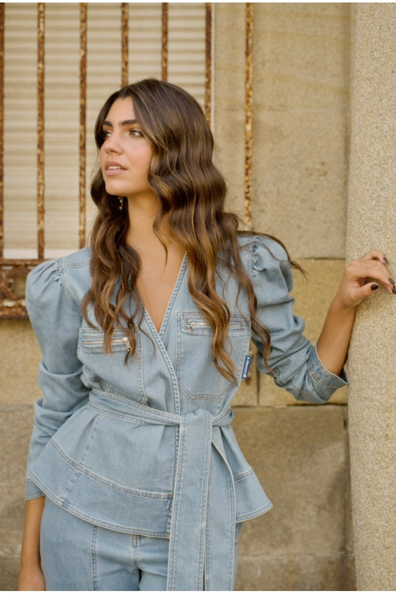 Jaqueta Denim Lavagem Clara Com Cinto – Highly Preppy