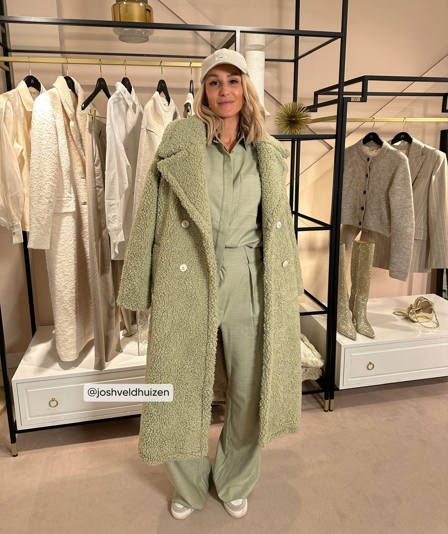 Casaco de Peluche Oversized LIZZ - Josh V