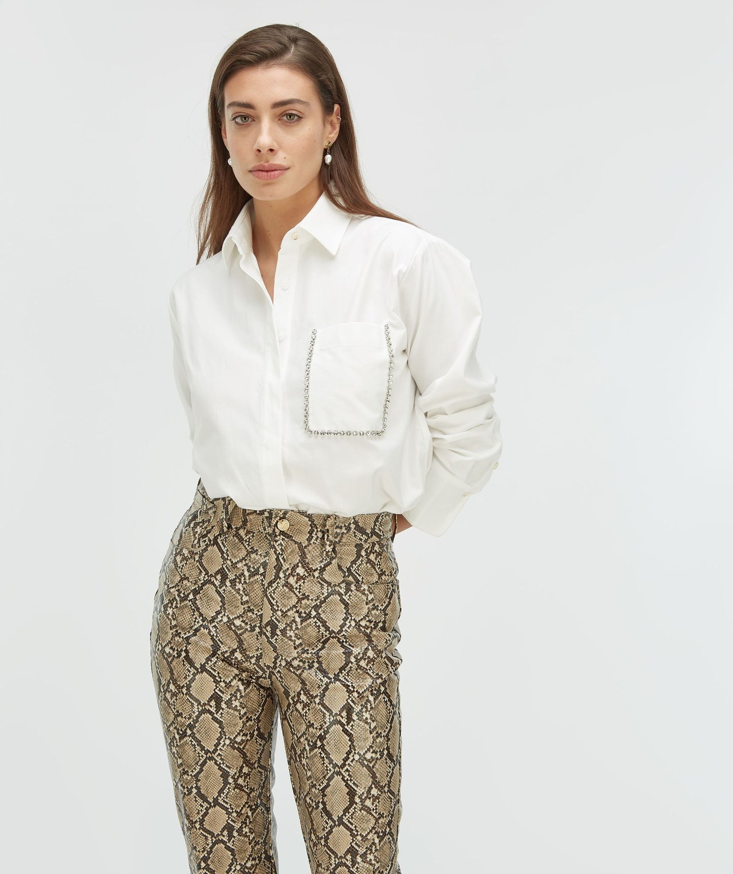 Blusa MEGGY com Corte Descontraído e Pedras Decorativas - Josh V