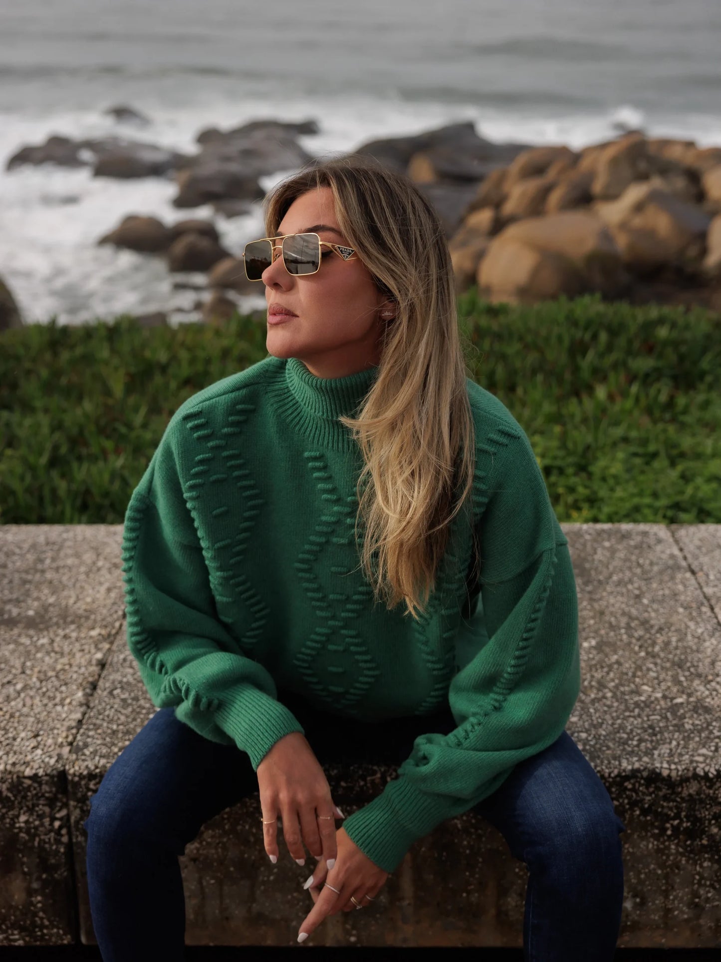 Camisola com Efeito Relevo na Frente e na Manga