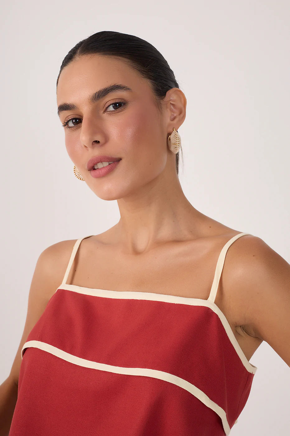 Top Vermelho com Decote Quadrado e Botões nas Costas – Dress To