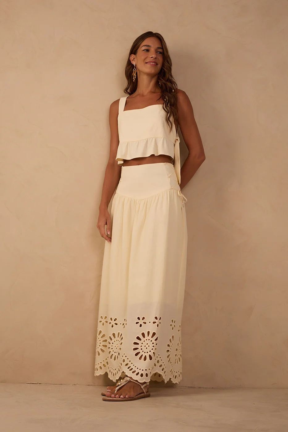 Saia Midi de Algodão Bordado Bege Concha – Dress To