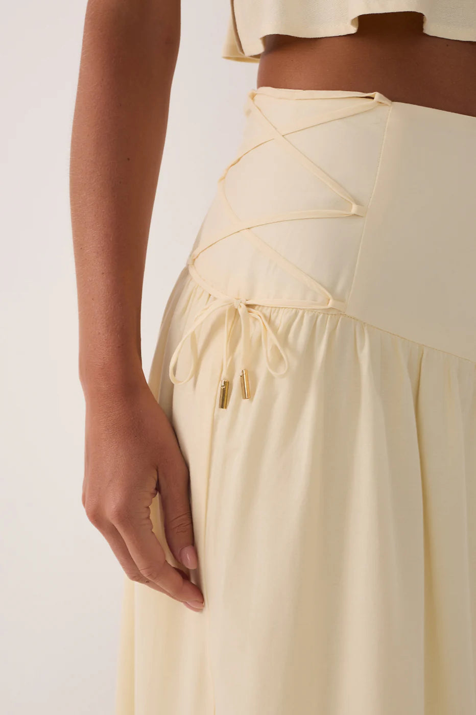 Saia Midi de Algodão Bordado Bege Concha – Dress To