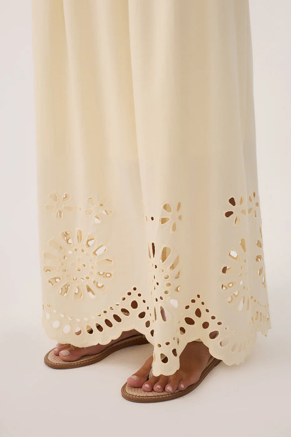 Saia Midi de Algodão Bordado Bege Concha – Dress To