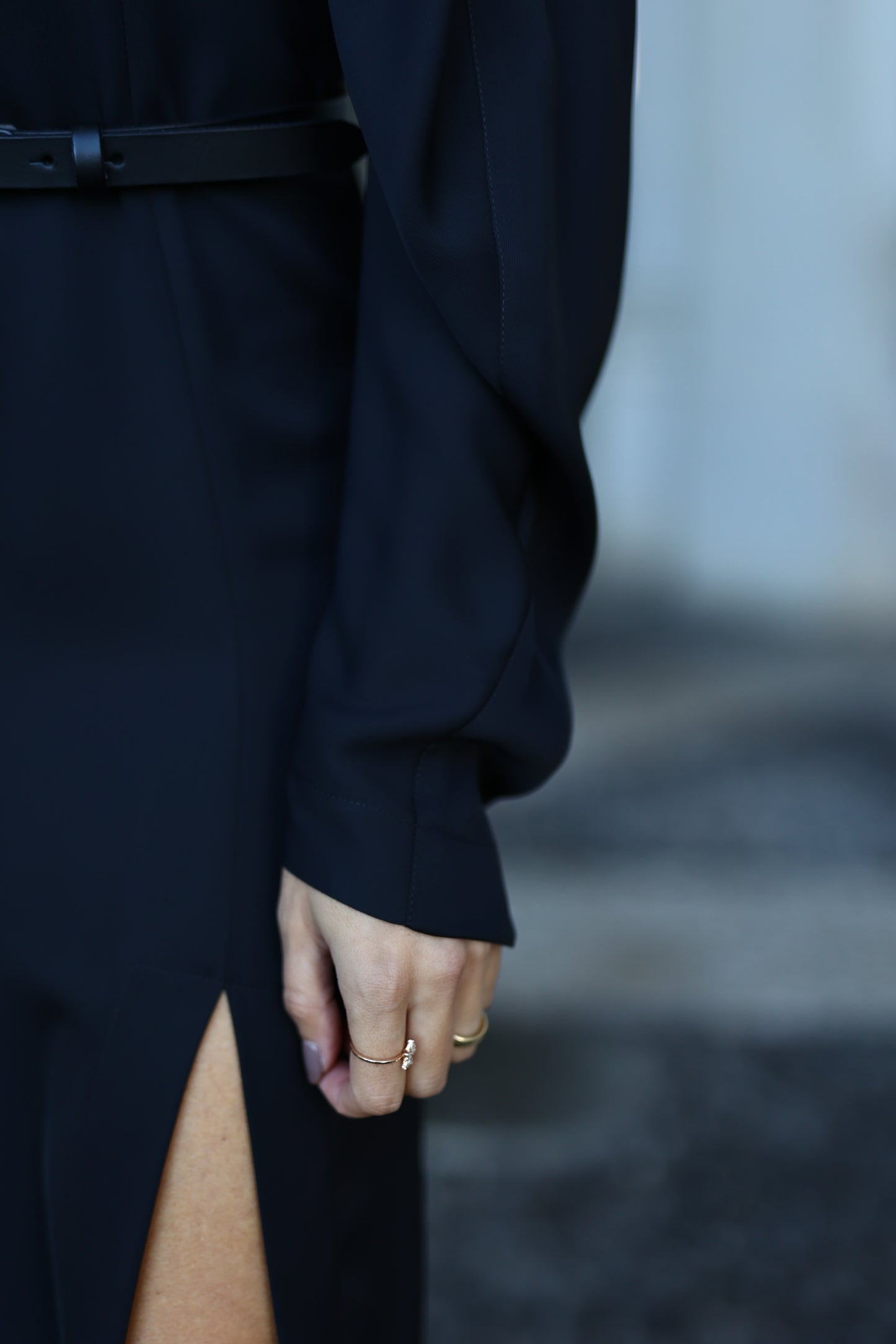 Vestido Preto De Manga Comprida Com Abertura – Jijil