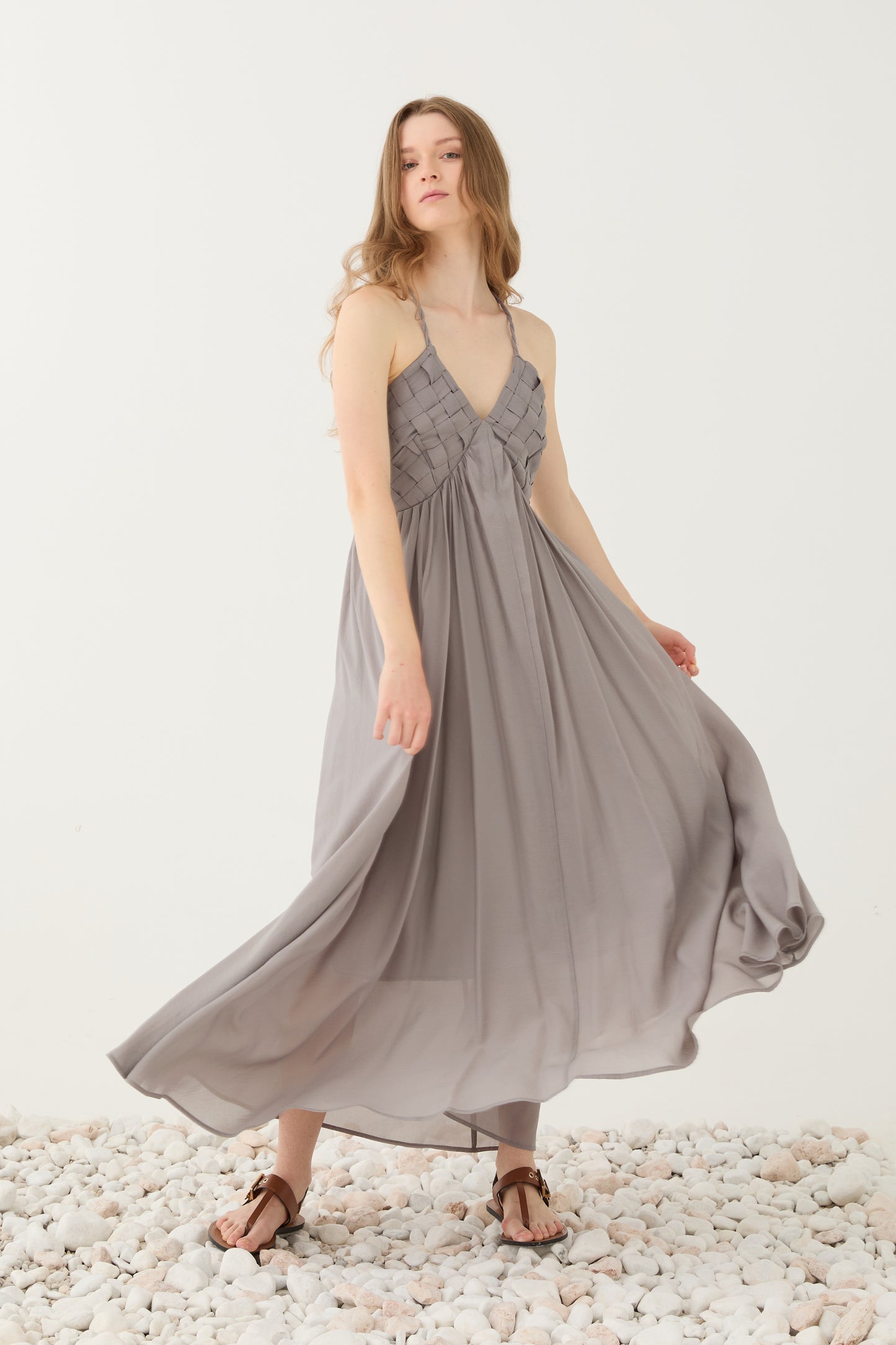 Vestido Longo Fluido com Corpete Texturizado – Eleh