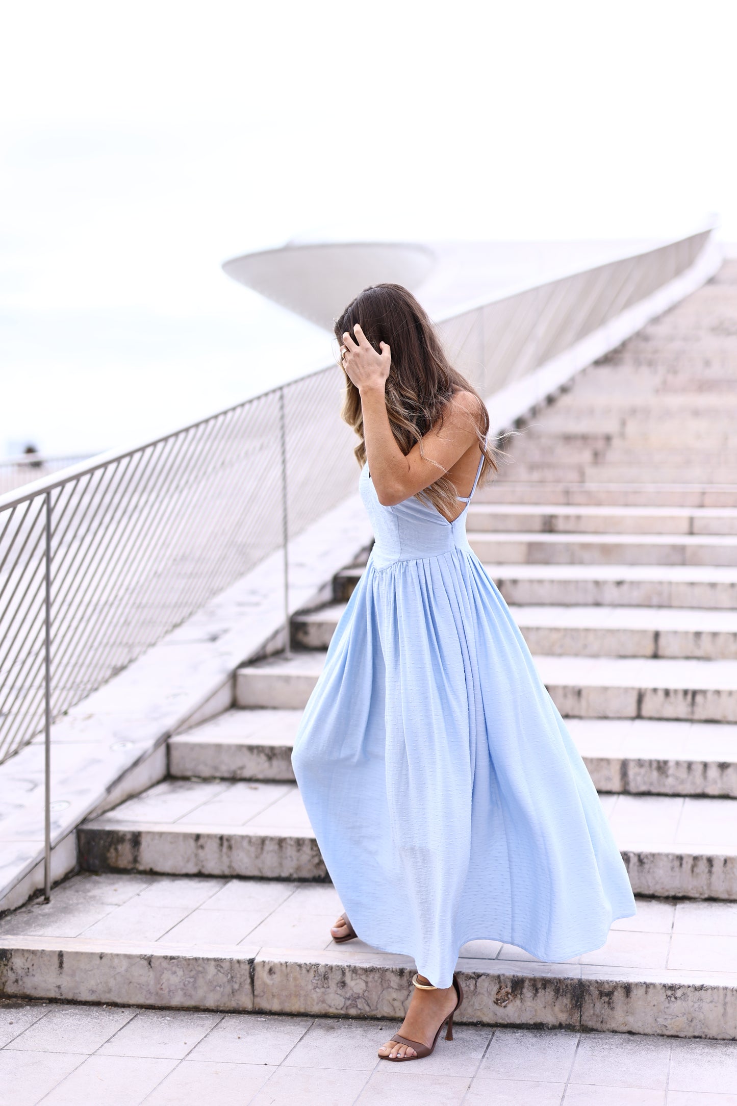 Vestido Longo Fluido Azul Claro – Eleh