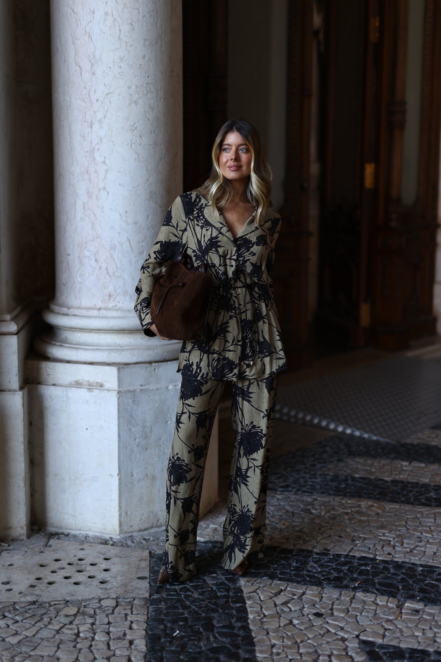 Blusa Estampada Com Decote em V - Scripta