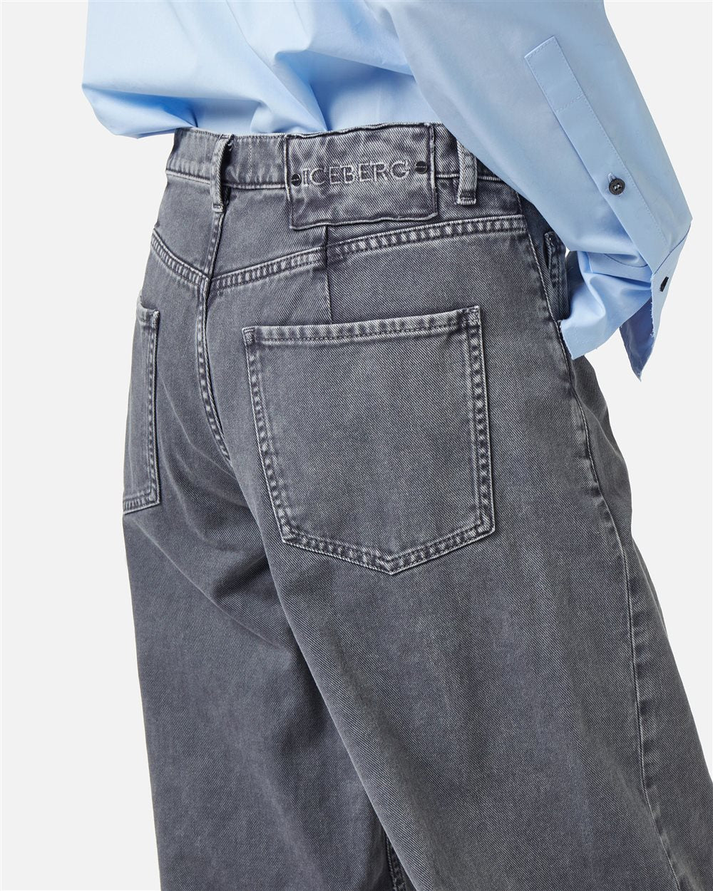 Calças Barrel Fit em Denim Cinza-Escuro Marmorizado – Iceberg