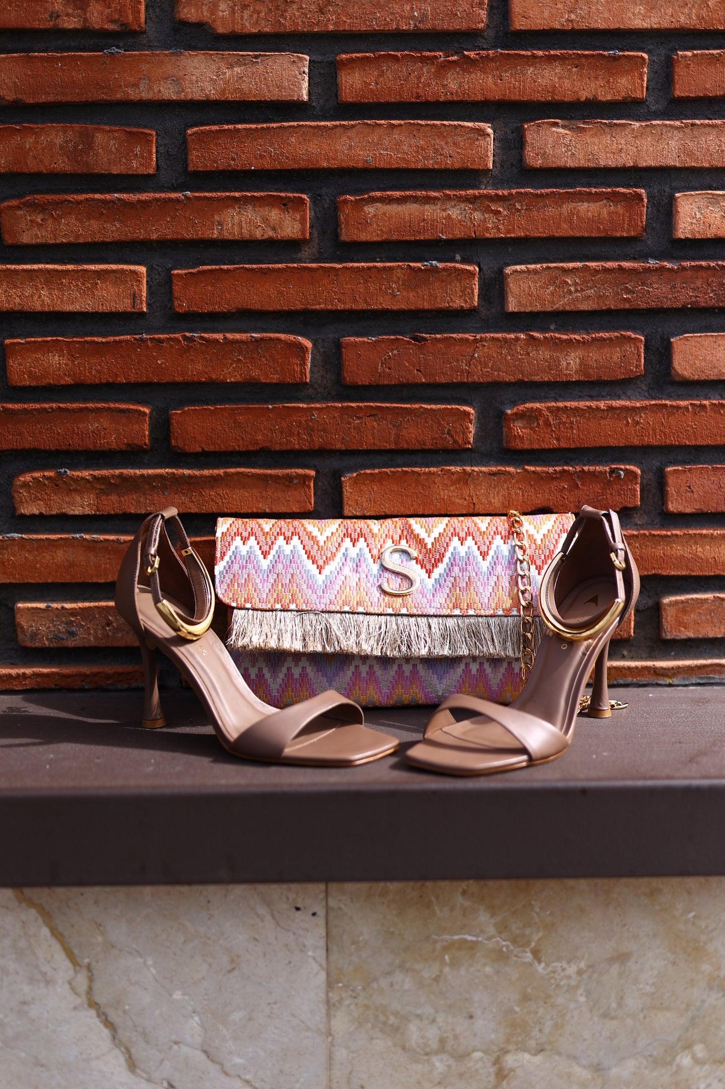 Sandália com Aplicação Metálica - Carrano