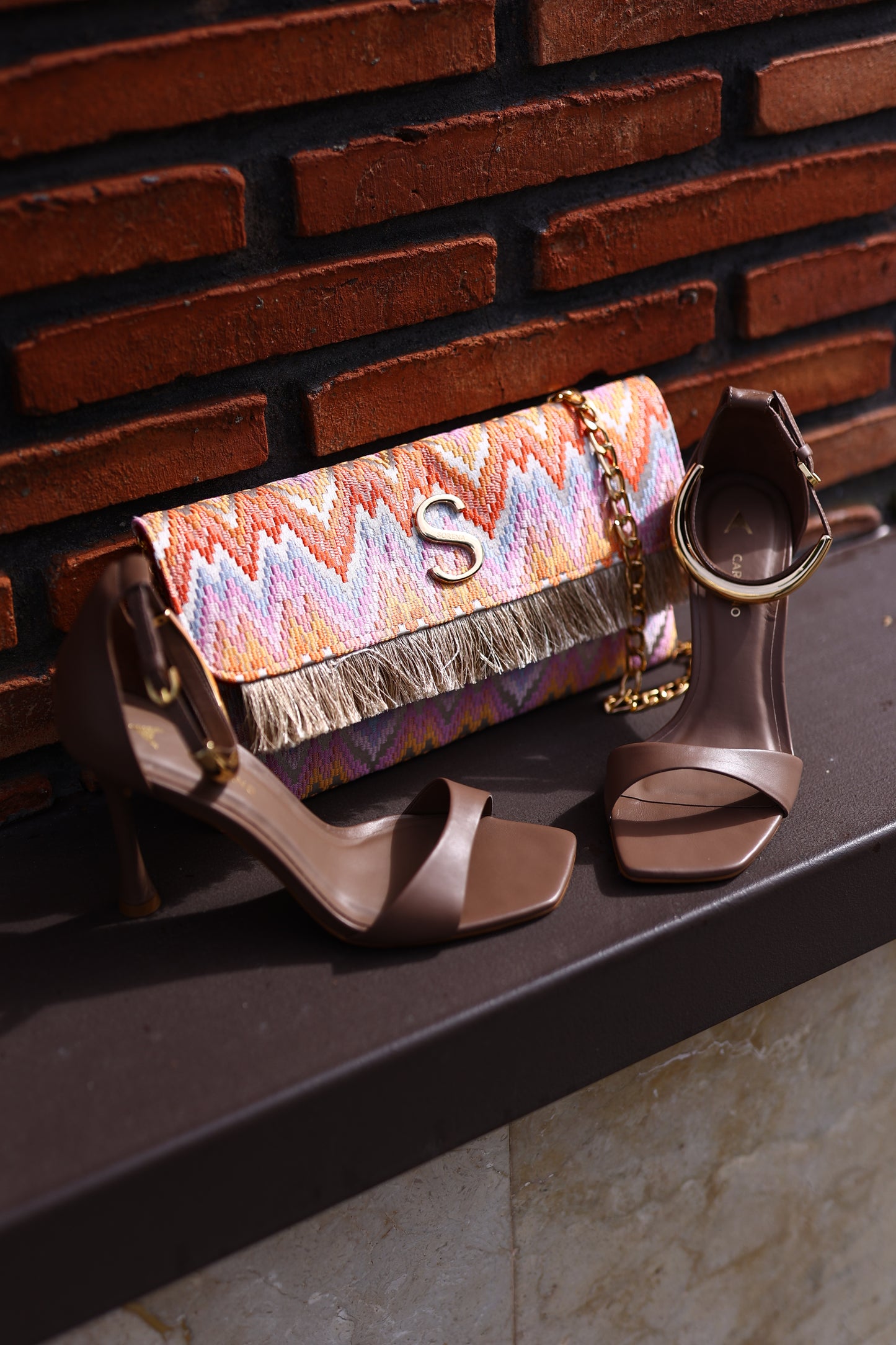 Sandália com Aplicação Metálica - Carrano