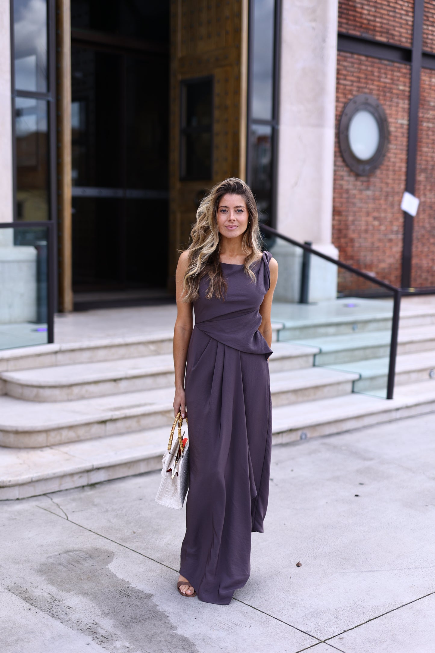 Vestido Longo Fluido com Drapado – Eleh
