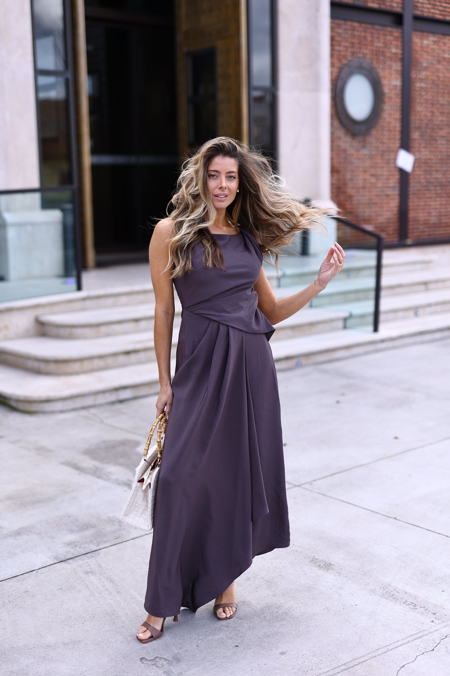 Vestido Longo Fluido com Drapado – Eleh