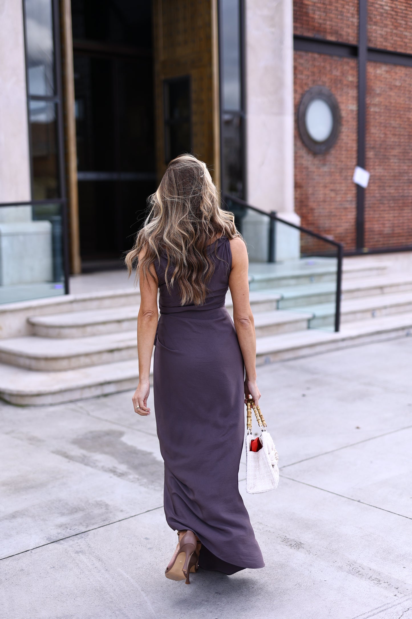 Vestido Longo Fluido com Drapado – Eleh
