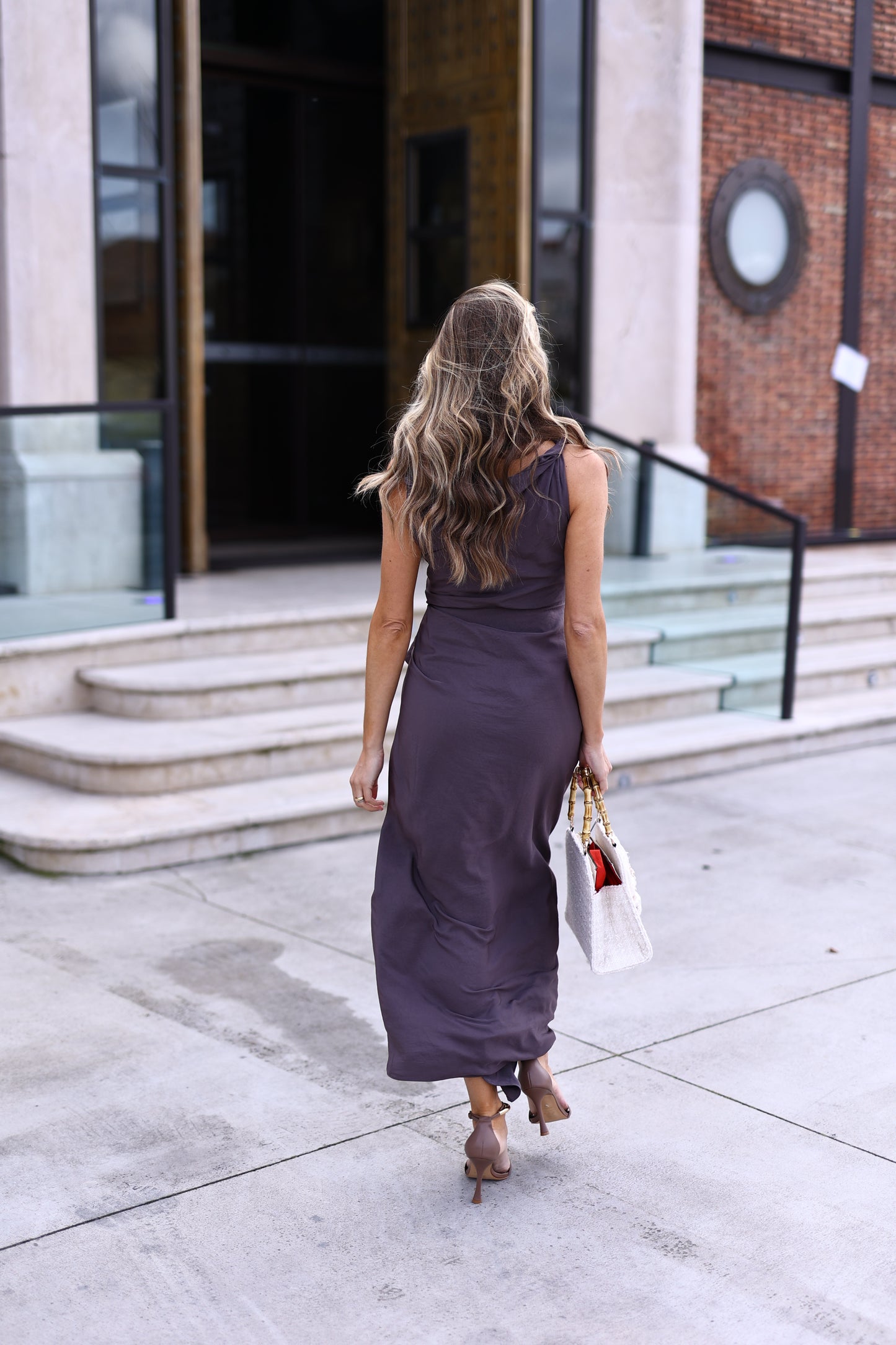 Vestido Longo Fluido com Drapado – Eleh