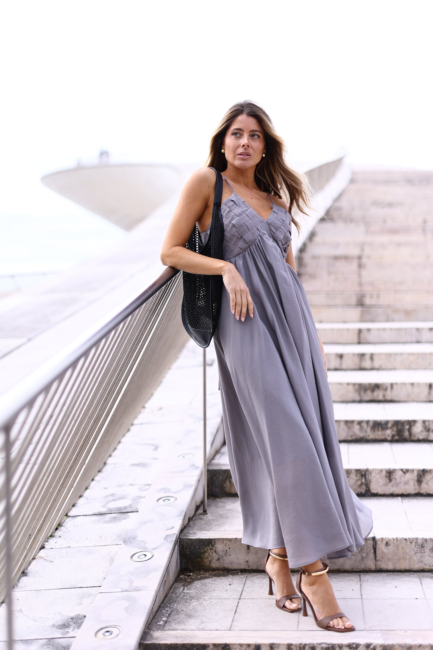 Vestido Longo Fluido com Corpete Texturizado – Eleh