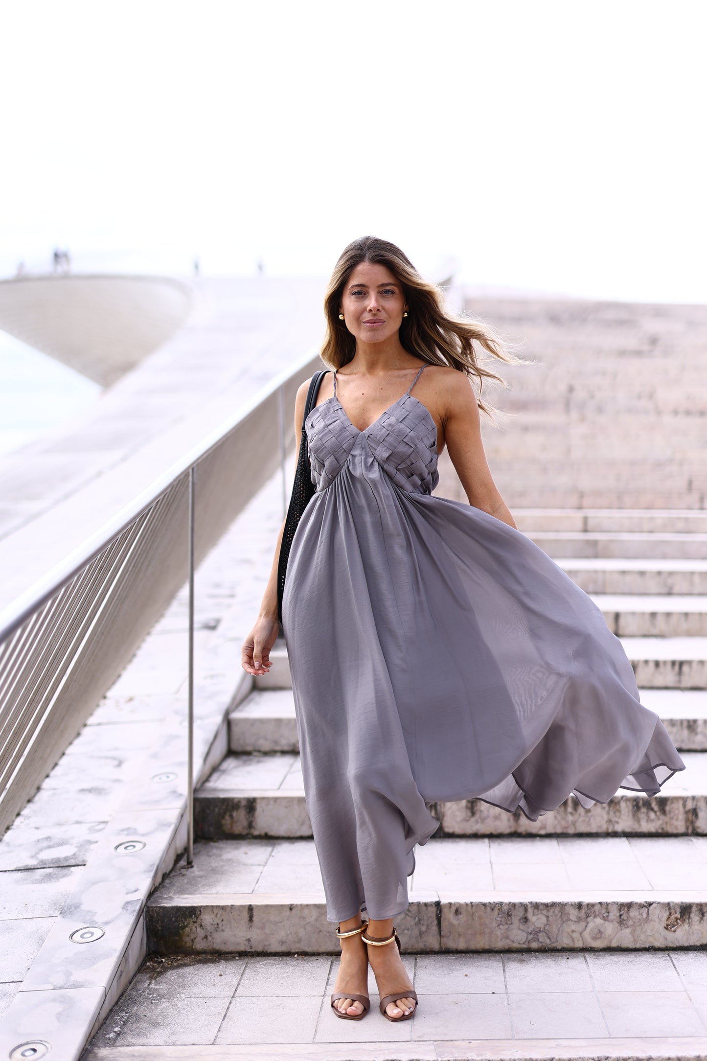 Vestido Longo Fluido com Corpete Texturizado – Eleh