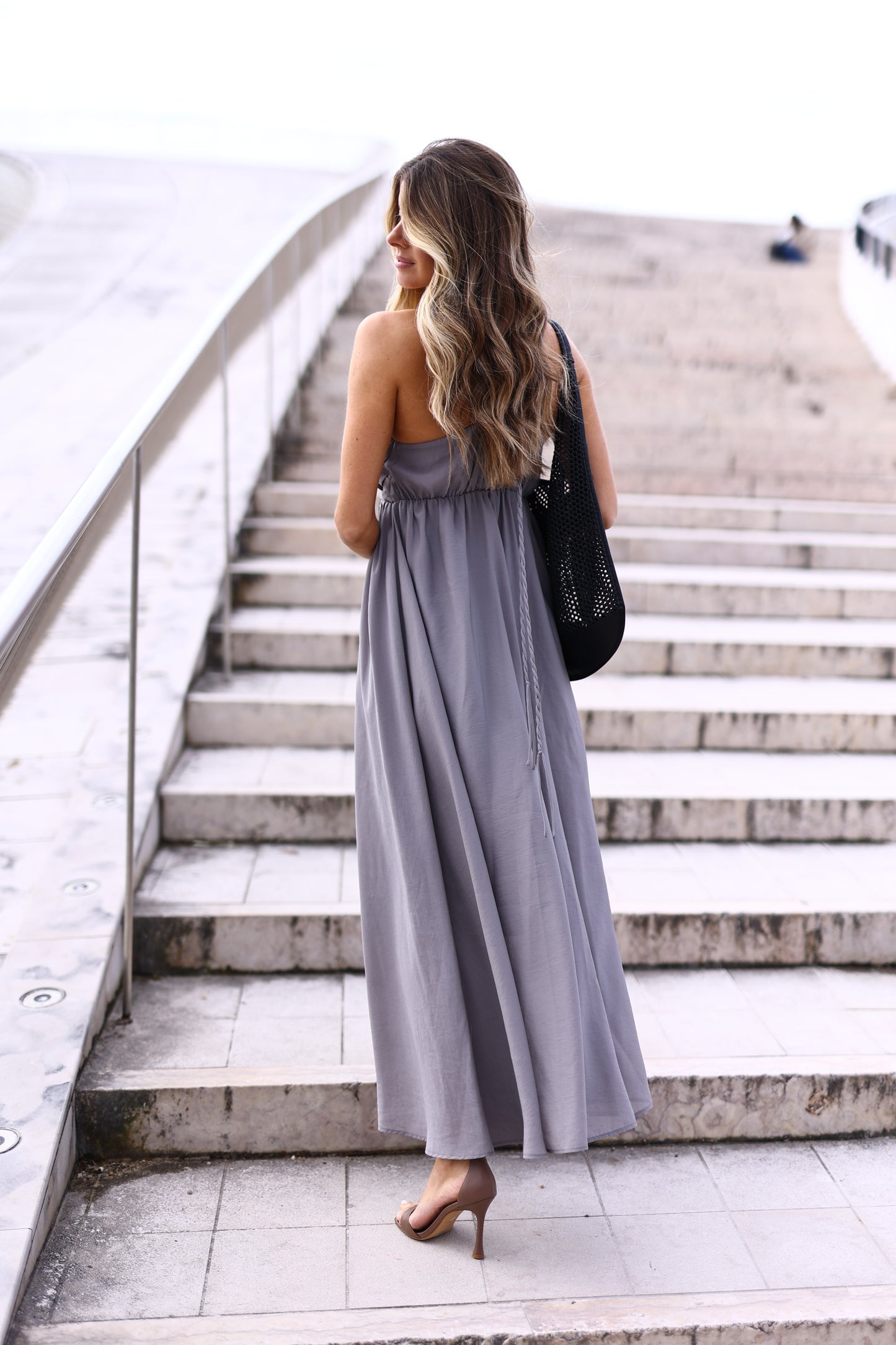 Vestido Longo Fluido com Corpete Texturizado – Eleh