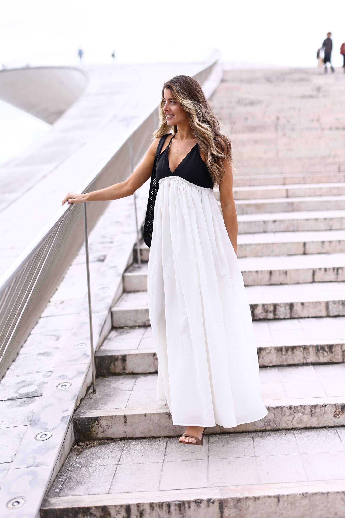 Vestido Longo Fluido Bicolor – Eleh