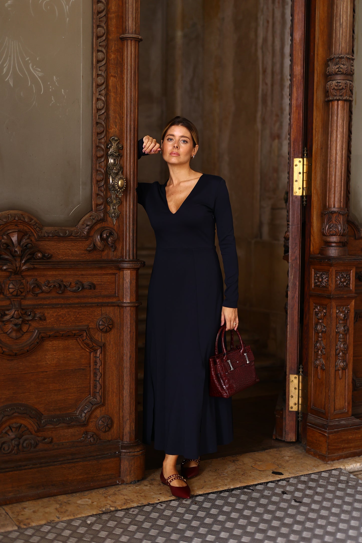 Vestido em Faixas com Decote em V  – Jijil