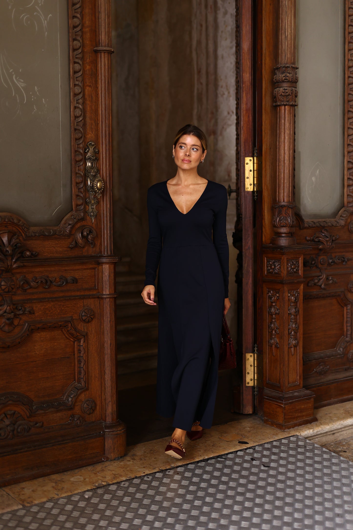 Vestido em Faixas com Decote em V  – Jijil