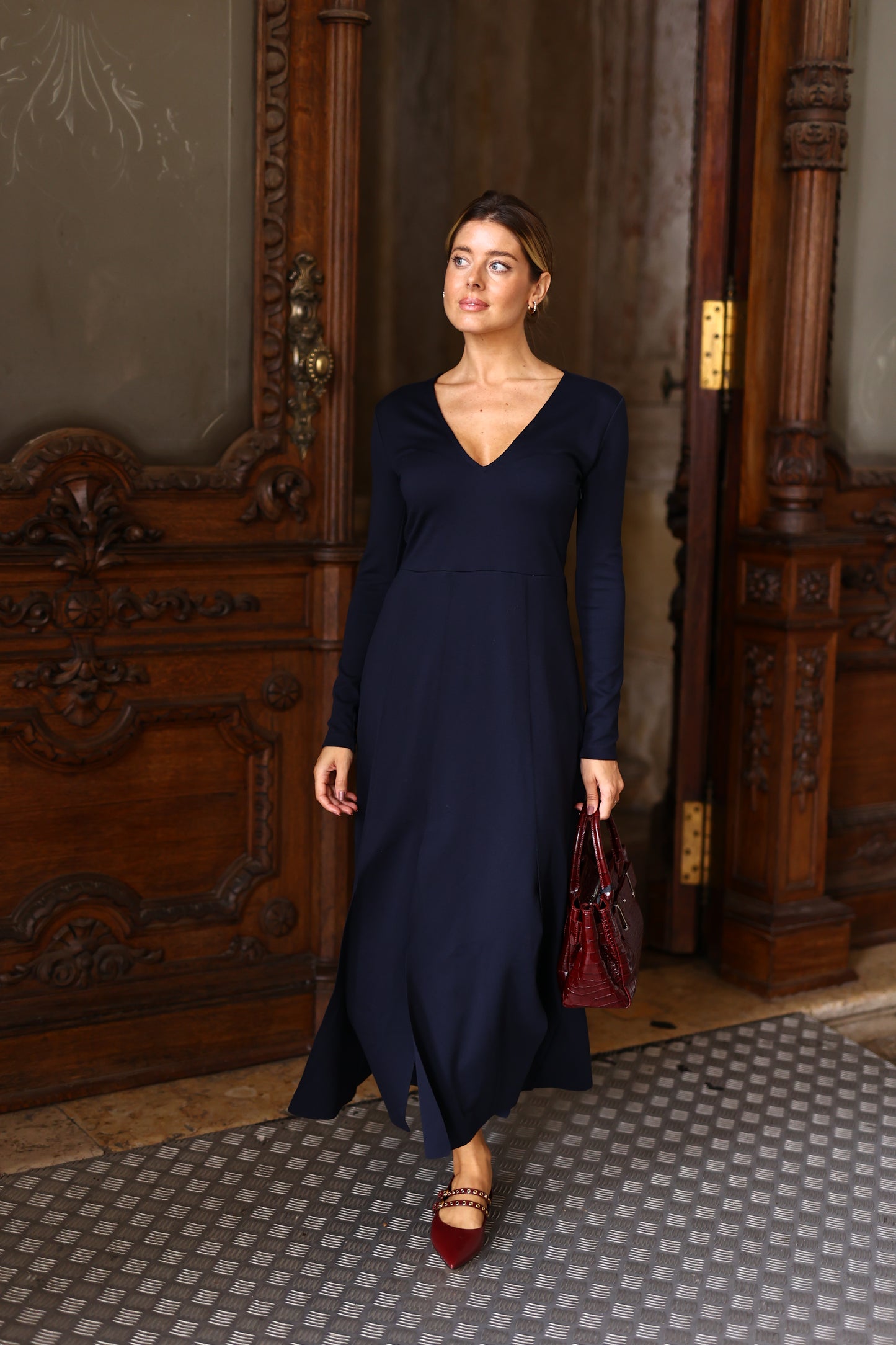 Vestido em Faixas com Decote em V  – Jijil