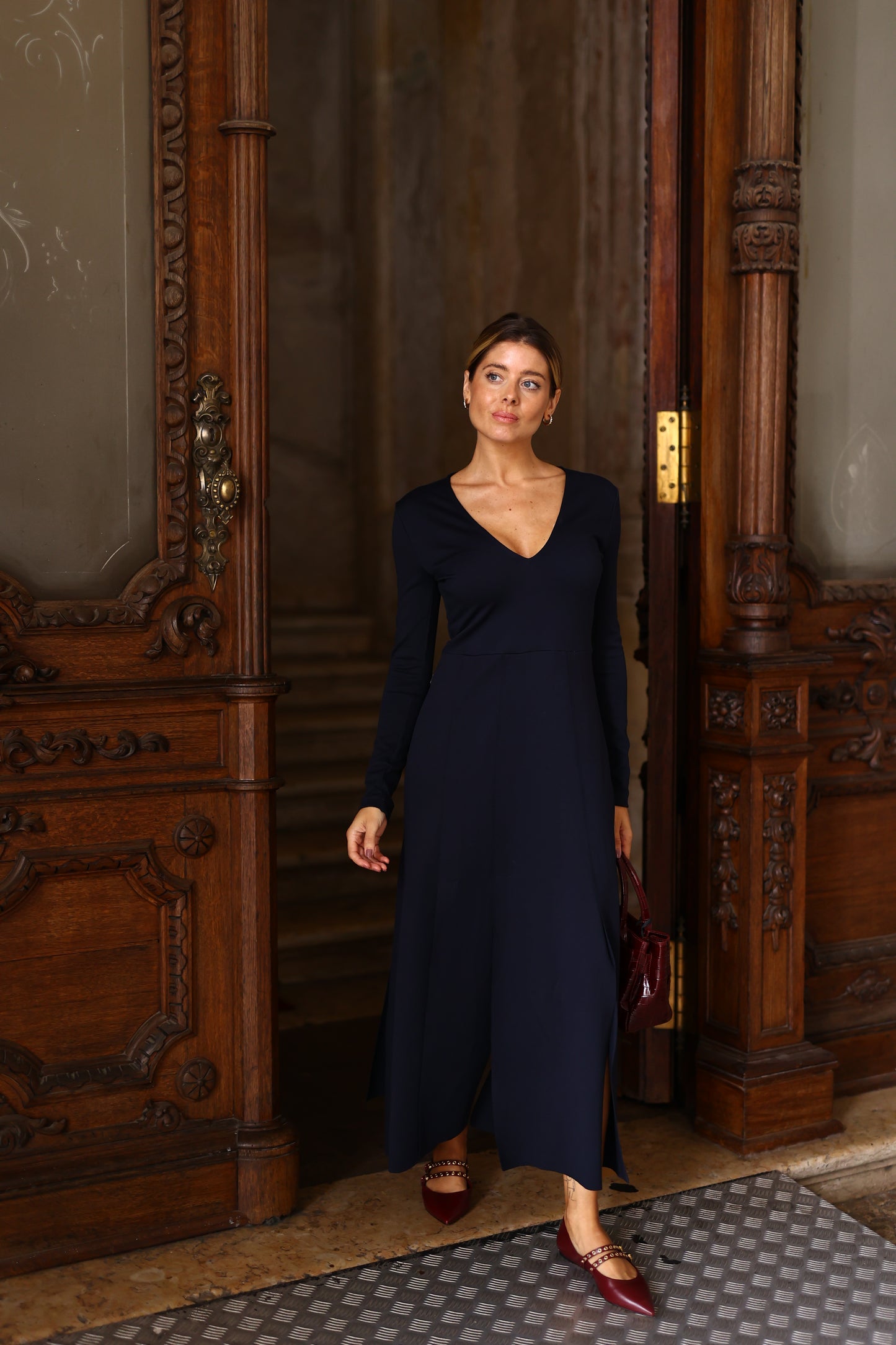 Vestido em Faixas com Decote em V  – Jijil