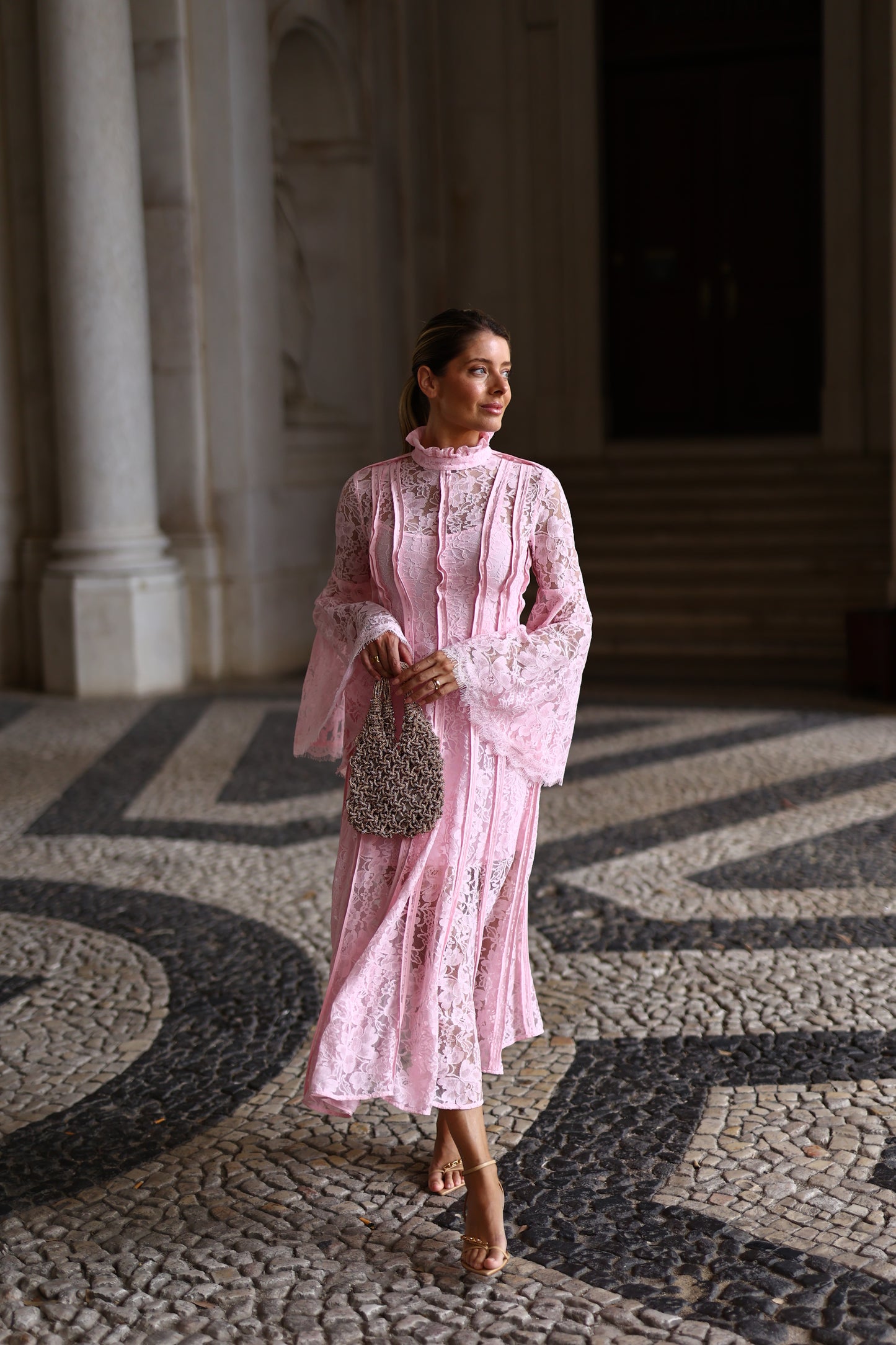 Vestido Arborea em Renda Rosa – Odi Odi