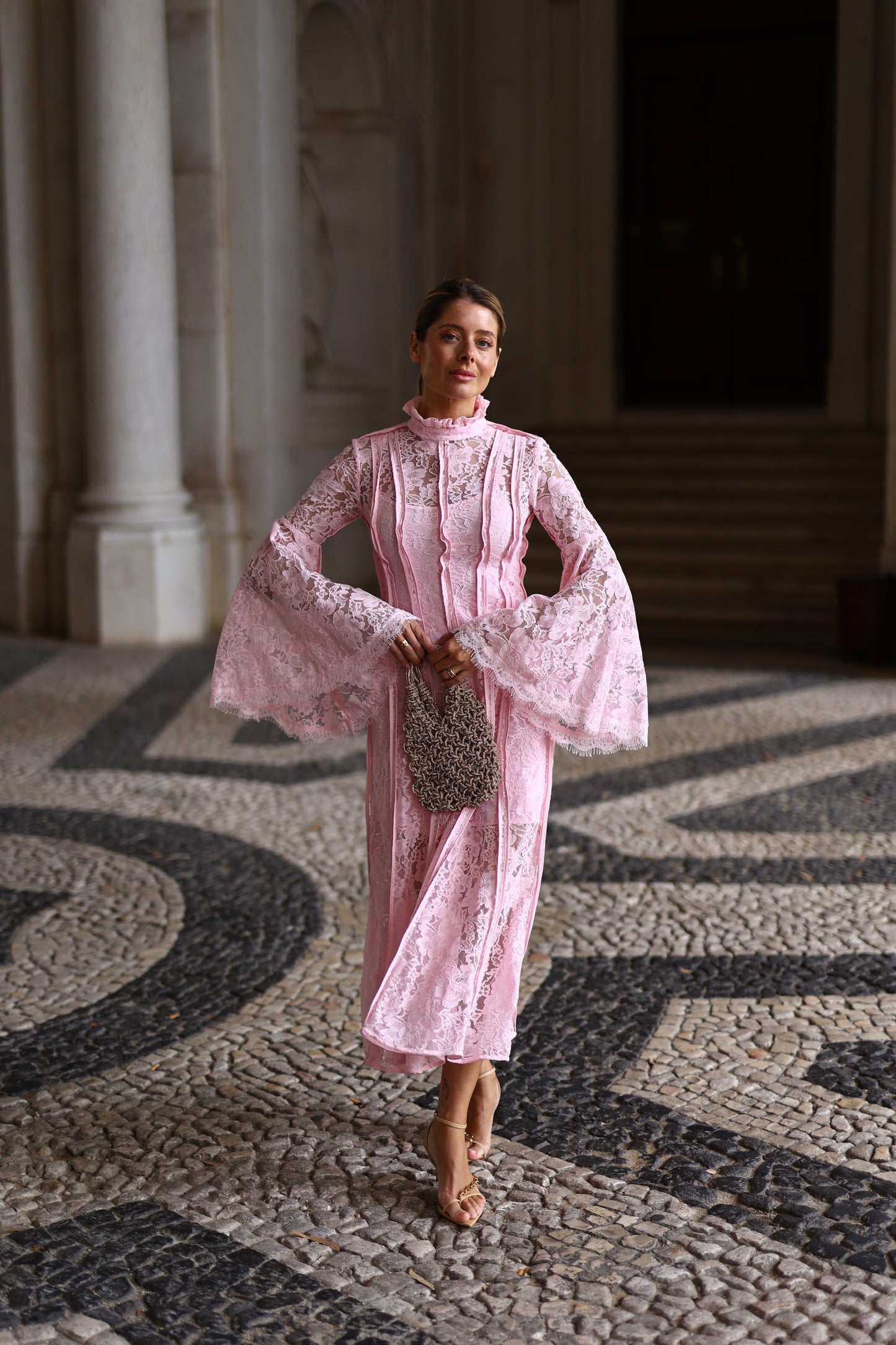 Vestido Arborea em Renda Rosa – Odi Odi