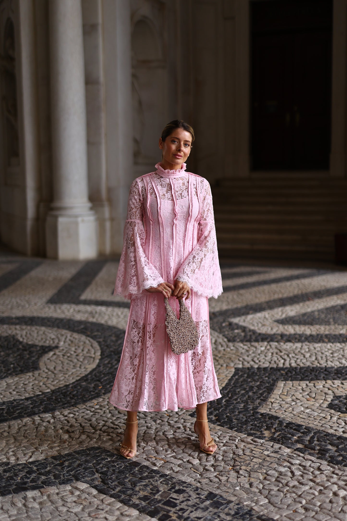 Vestido Arborea em Renda Rosa – Odi Odi