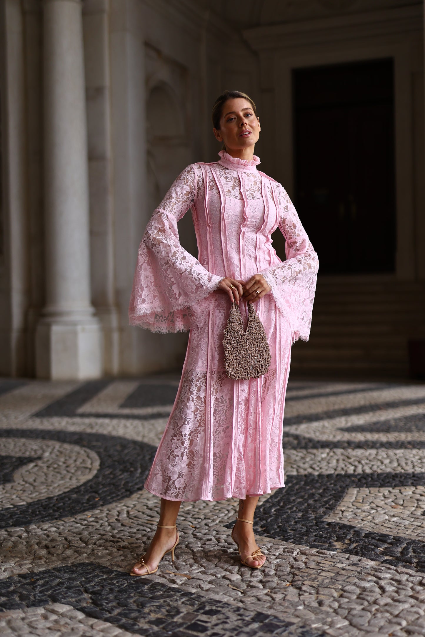 Vestido Arborea em Renda Rosa – Odi Odi