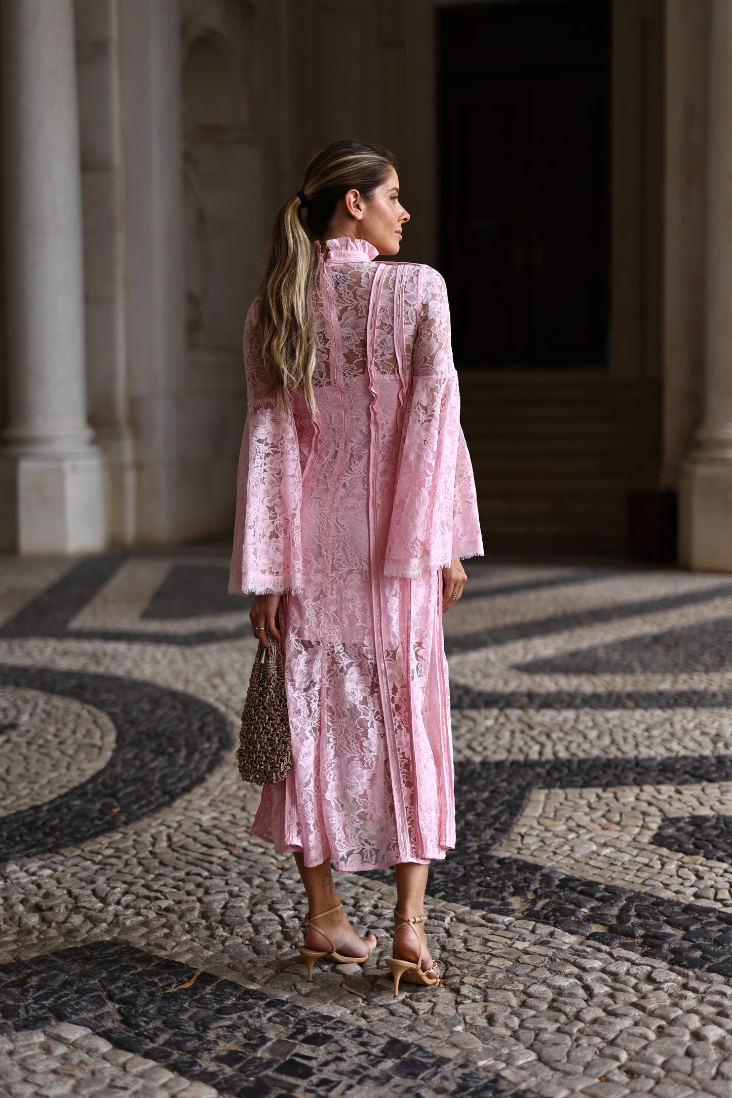 Vestido Arborea em Renda Rosa – Odi Odi