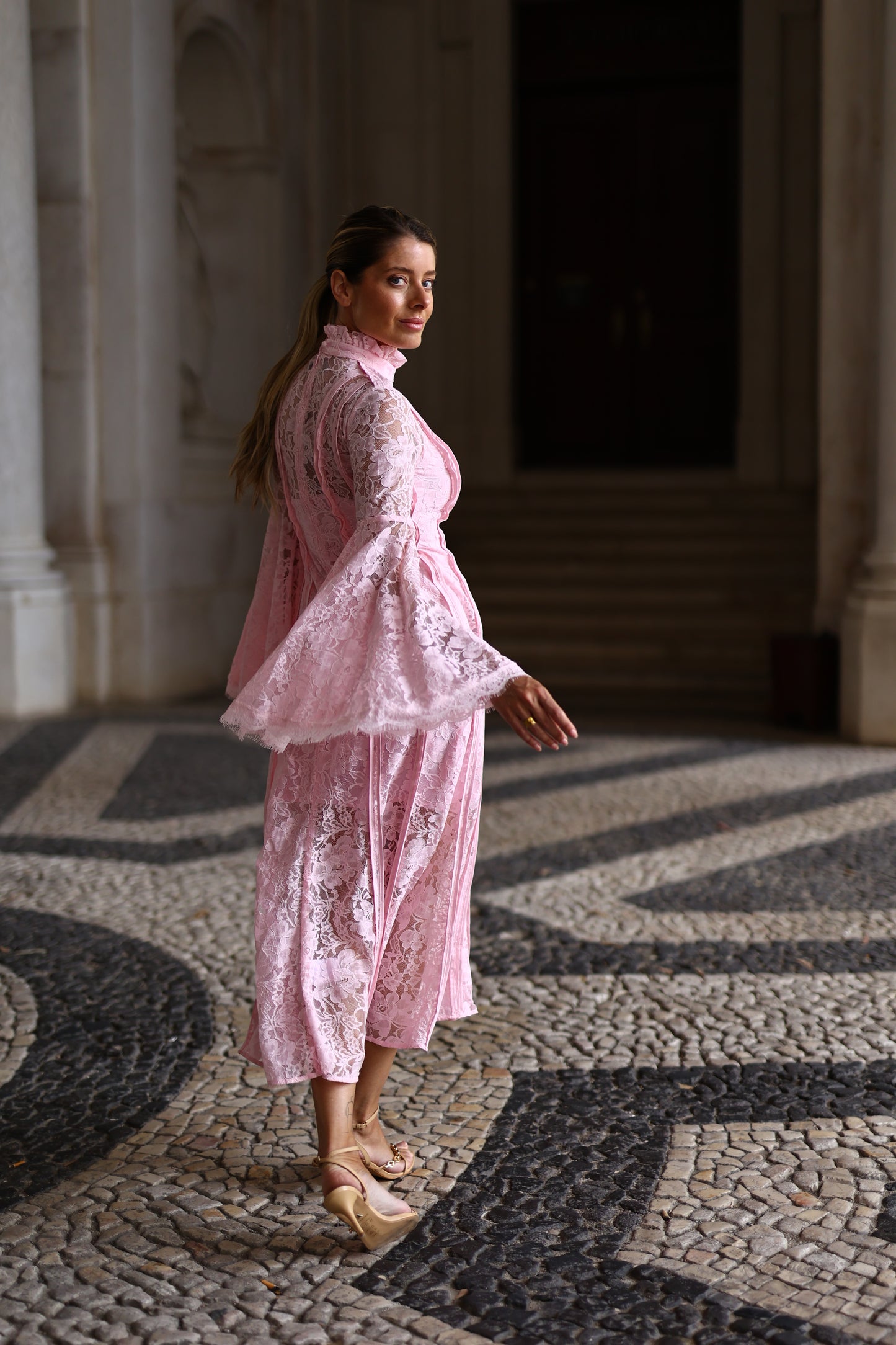 Vestido Arborea em Renda Rosa – Odi Odi