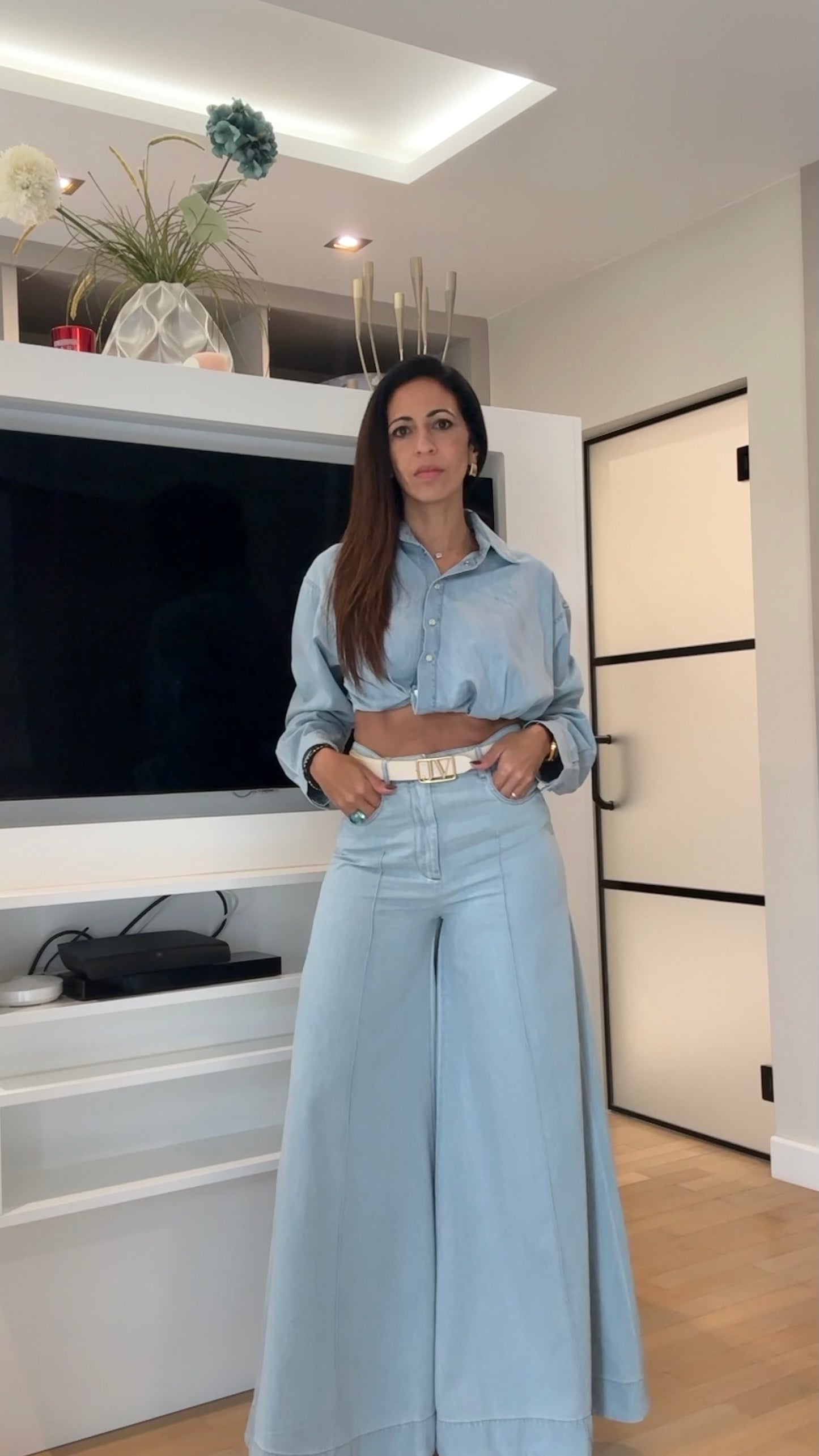 Camisa Cropped em Denim Leve – Simona Corsellini