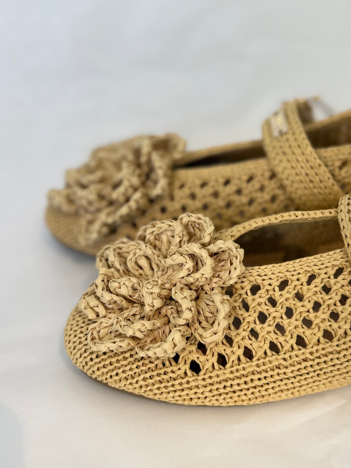 Ballerina Em Ráfia Com Aplicação Floral – Pho Firenze